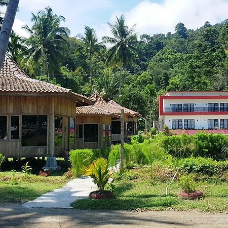 Revive Lampung Krui King Resort מראה חיצוני תמונה